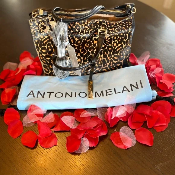 PRICE DROP!!!!!💫⭐️💫🌟💫⭐️💫 Gorgeous Antonio Melani Handbag!♥️